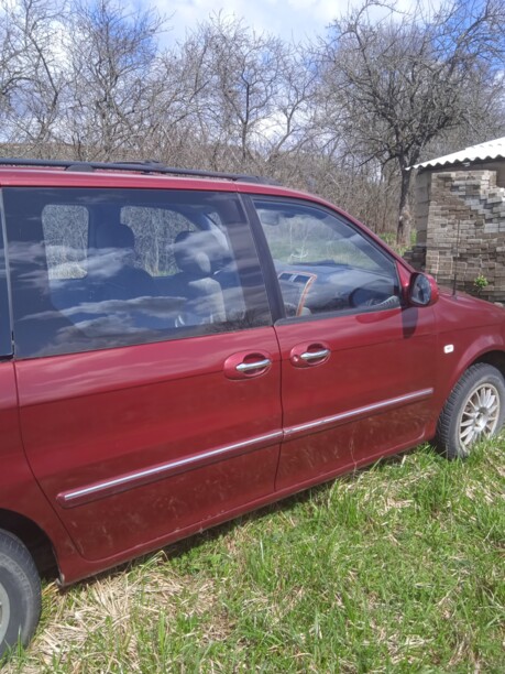 Kia Carnival I · Рестайлинг, 7 мест, 2004 г.