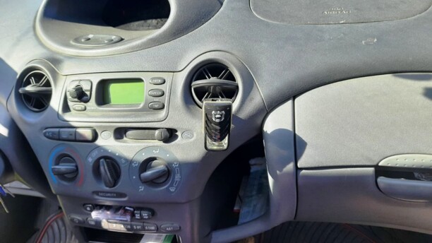 Toyota Yaris I (P1), 1999 г.