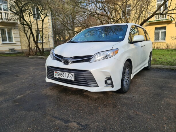 Toyota Sienna III (XL30), 7 мест, 2018 г.