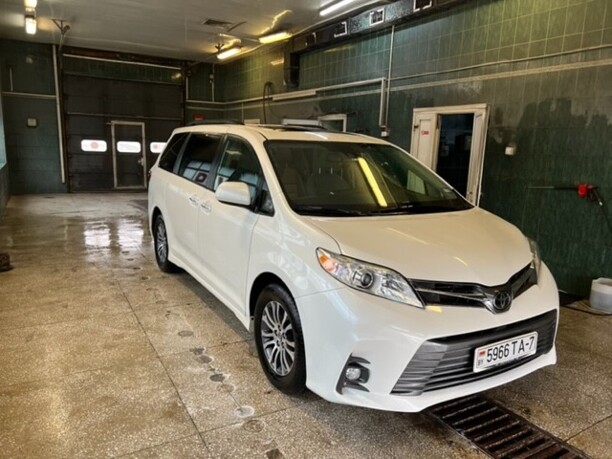 Toyota Sienna III (XL30), 7 мест, 2018 г.
