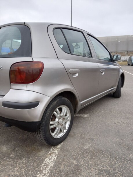 Toyota Yaris I (P1) · Рестайлинг, 2003 г.