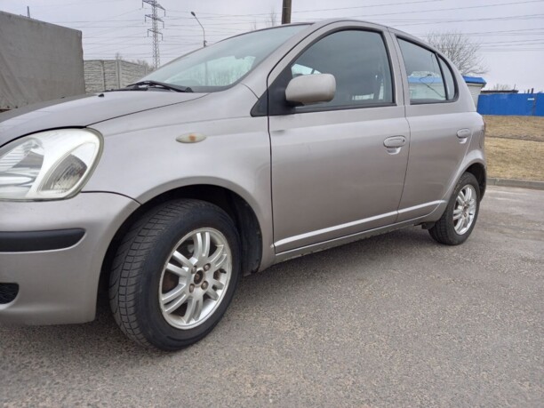 Toyota Yaris I (P1) · Рестайлинг, 2003 г.