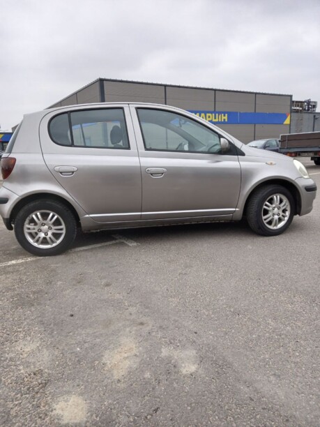 Toyota Yaris I (P1) · Рестайлинг, 2003 г.