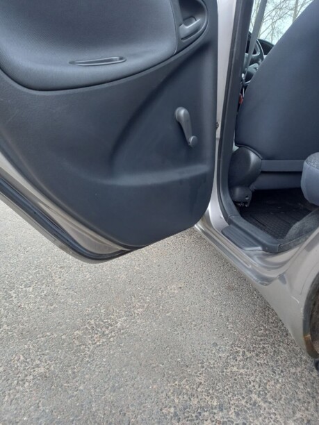Toyota Yaris I (P1) · Рестайлинг, 2003 г.