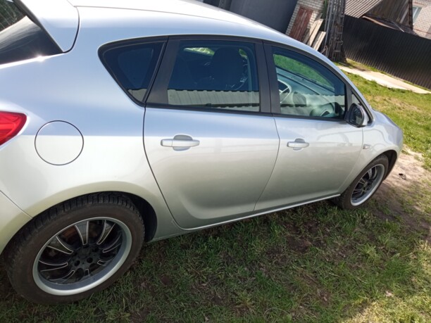 Opel Astra J, 2010 г.