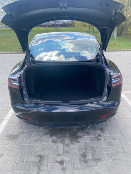 Tesla Model 3, 2021 г.