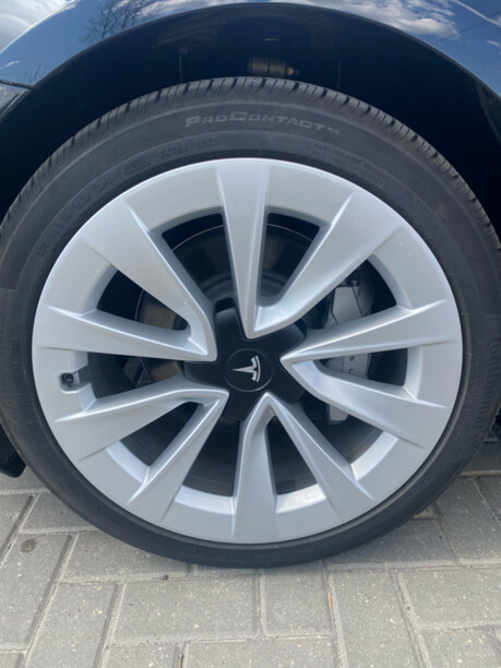 Tesla Model 3, 2021 г.