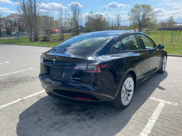 Tesla Model 3, 2021 г.