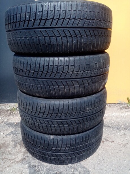 Легковые шины Michelin 235/55 R17 4 шт.