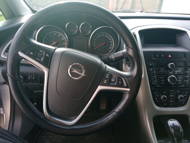 Opel Astra J, 2010 г.