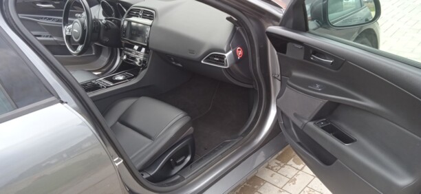 Jaguar XE I, 2016 г.