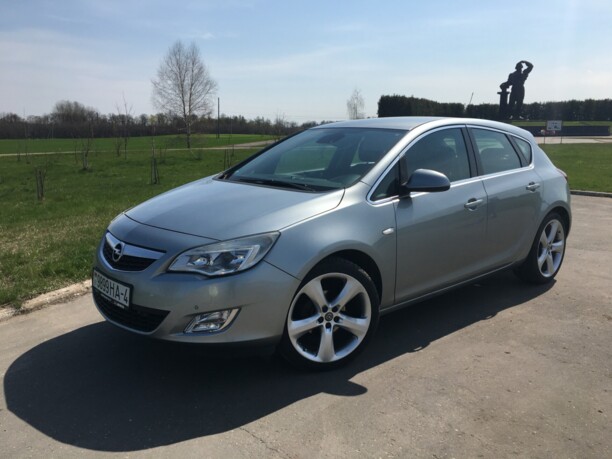 Opel Astra J, 2010 г.