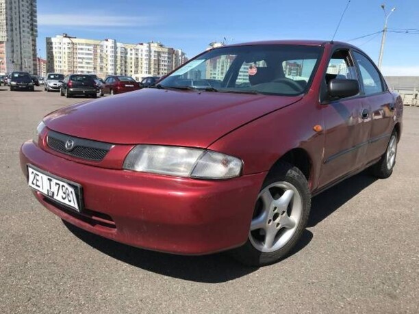 Mazda 323F, 1998 г.