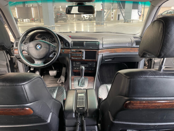 BMW 7 серия E38, 1999 г.