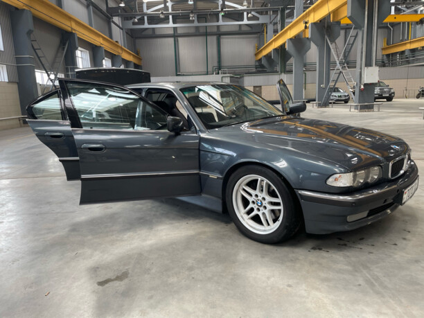BMW 7 серия E38, 1999 г.