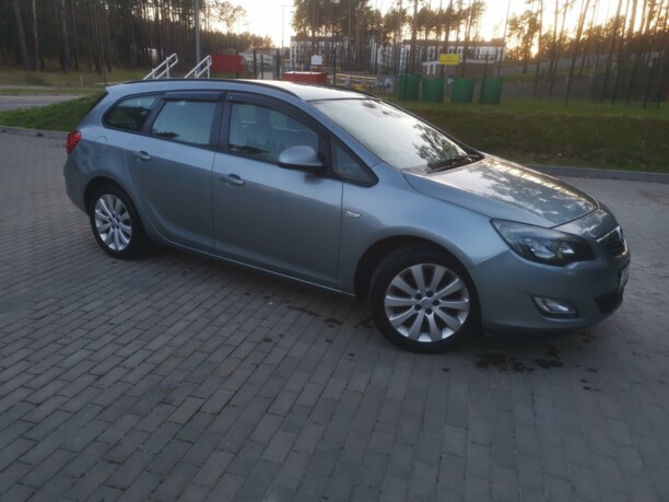 Opel Astra J, 2011 г.