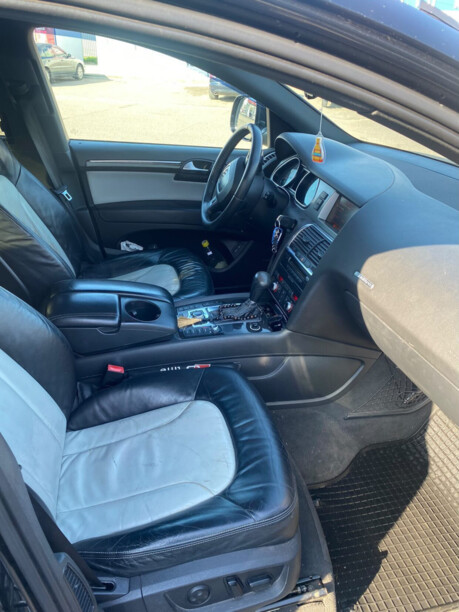 Audi Q7 4L, 7 мест, 2007 г.