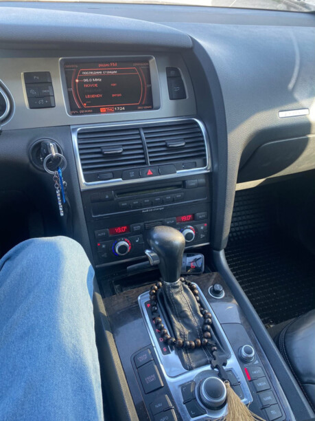 Audi Q7 4L, 7 мест, 2007 г.