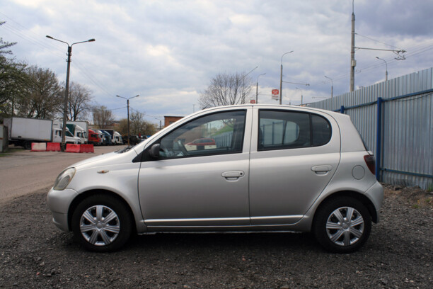 Toyota Yaris I (P1), 2002 г.