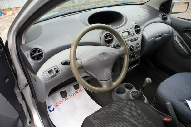 Toyota Yaris I (P1), 2002 г.