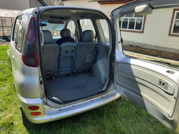 Toyota Yaris Verso, 2002 г.