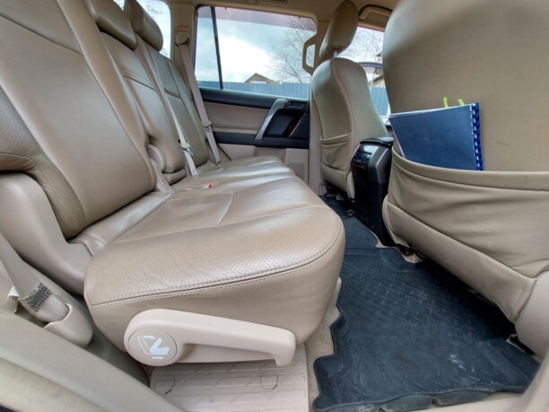 Toyota Land Cruiser Prado J150, 7 мест, 2011 г.