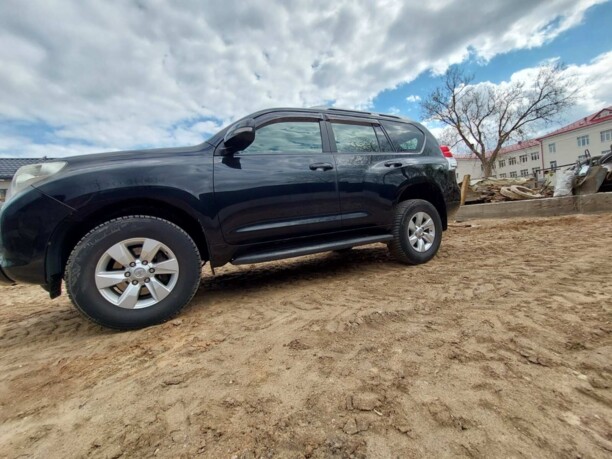 Toyota Land Cruiser Prado J150, 7 мест, 2011 г.