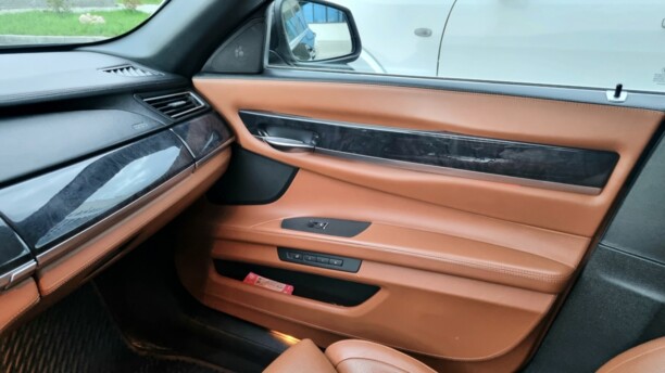 BMW 7 серия F02 (Long), 2010 г.