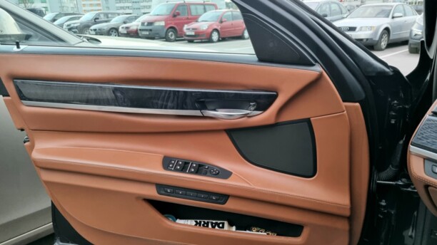 BMW 7 серия F02 (Long), 2010 г.