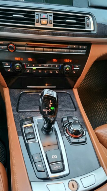 BMW 7 серия F02 (Long), 2010 г.