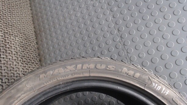 Легковые шины Maxtrek Maximus M1 235/40 R18 1 шт.