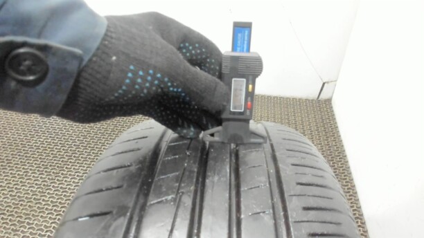 Легковые шины Yokohama BluEarth 235/40 R18 1 шт.