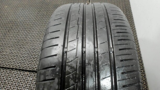 Легковые шины Yokohama BluEarth 235/40 R18 1 шт.