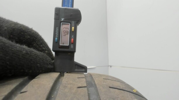 Легковые шины Deestone Expedite 235/40 R18 1 шт.