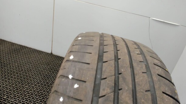 Легковые шины Deestone Expedite 235/40 R18 1 шт.