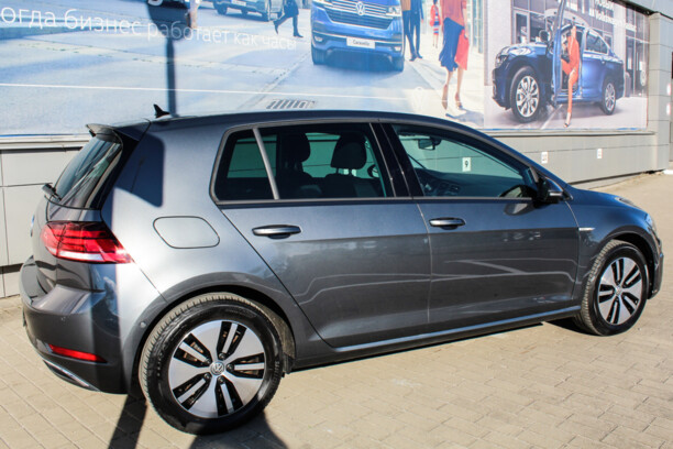Volkswagen e-Golf VII · Рестайлинг, 2018 г.