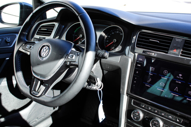 Volkswagen e-Golf VII · Рестайлинг, 2018 г.