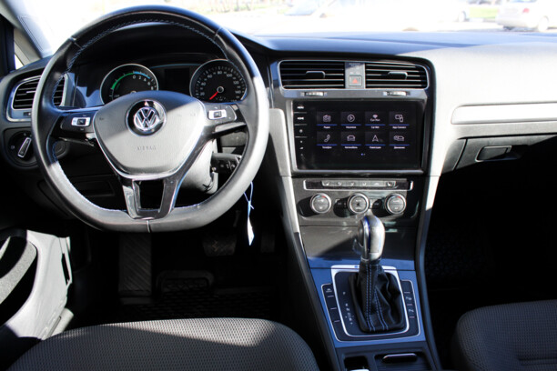 Volkswagen e-Golf VII · Рестайлинг, 2018 г.