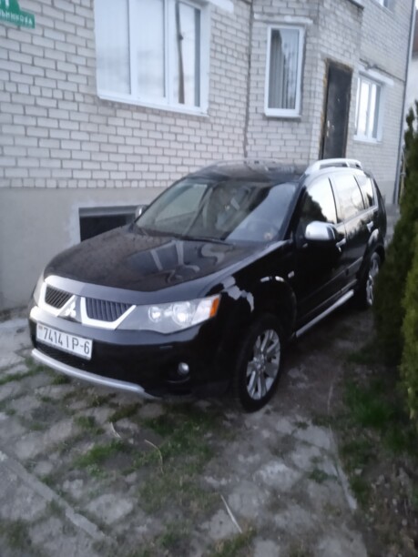 Mitsubishi Outlander XL, 7 мест, 2008 г.
