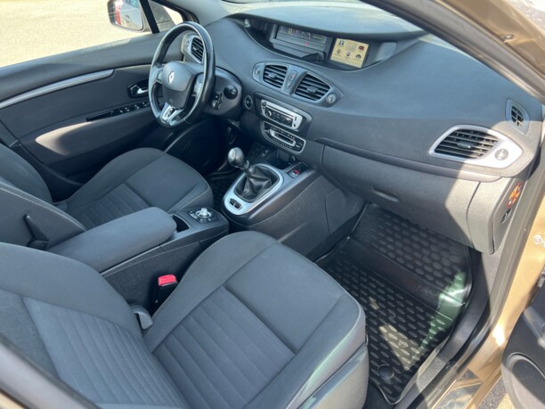 Renault Grand Scenic III · 2-й рестайлинг, 7 мест, 2014 г.