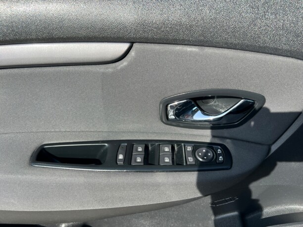 Renault Grand Scenic III · 2-й рестайлинг, 7 мест, 2014 г.