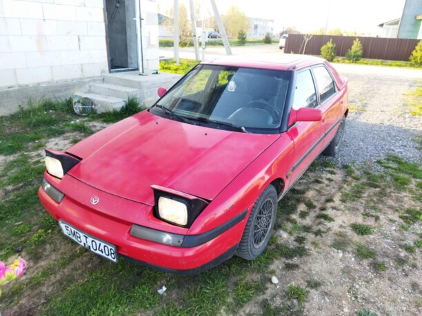 Mazda 323F, 1990 г.