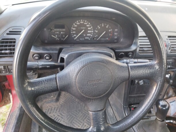 Mazda 323F, 1990 г.