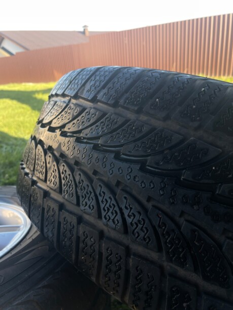Легковые шины Nokian wr 265/65 R17 4 шт.