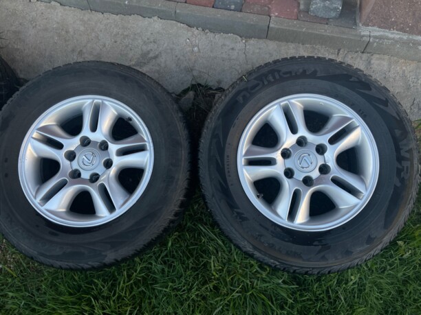 Легковые шины Nokian wr 265/65 R17 4 шт.