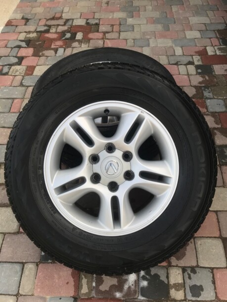 Легковые шины Nokian wr 265/65 R17 4 шт.