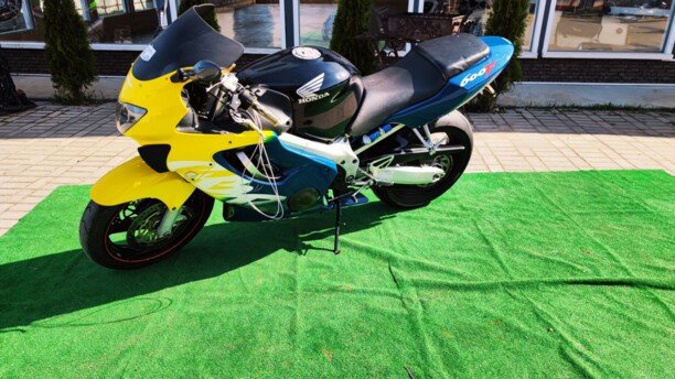 Honda CBR, 2000 г.