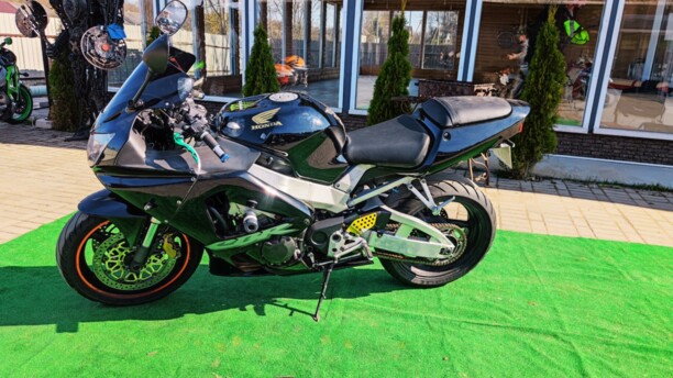 Honda CBR, 2001 г.