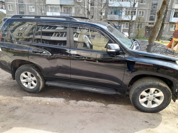 Toyota Land Cruiser Prado J150, 7 мест, 2011 г.