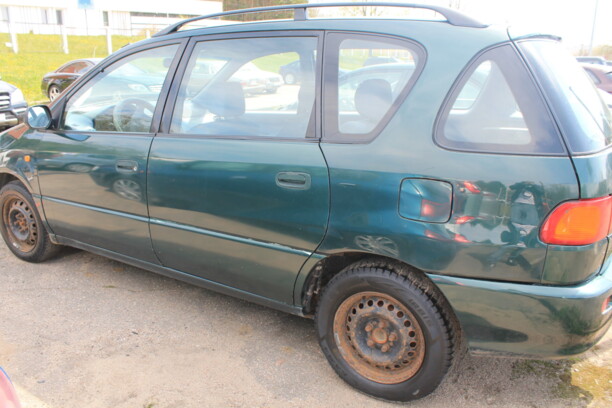 Toyota Picnic, 1999 г.